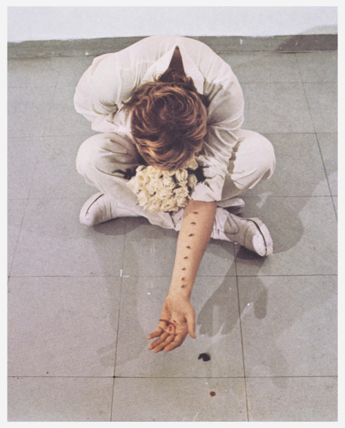 likeafieldmouse: Gina Pane - Sentimental Action (1973) - In-gallery performance with rose thorns