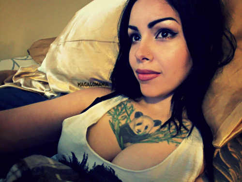 soyouthinkyoucanfuck:  magalomania:  Pillow princess.  Mmmmm