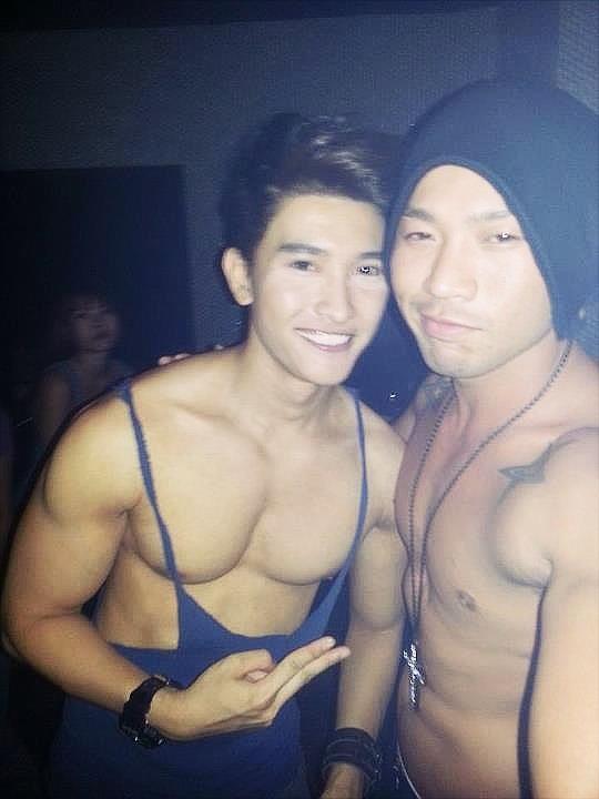 philcam60:  singavoyeur:  Chan Than San was in Singapore this weekend. Here’s a