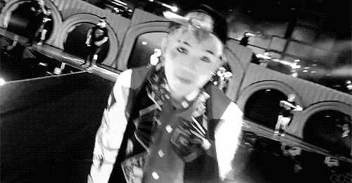 gdragonswag:  MWAH. 