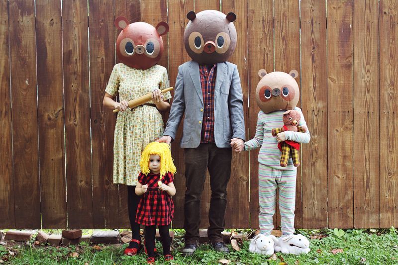 Goldilocks & The Three Bears Costume | A Beautiful Mess
This might be the cutest family Halloween costume I’ve ever seen! How freakin’ cute is mini little Goldilocks?! The bear heads could be a fun group project to do and of course you could even use...