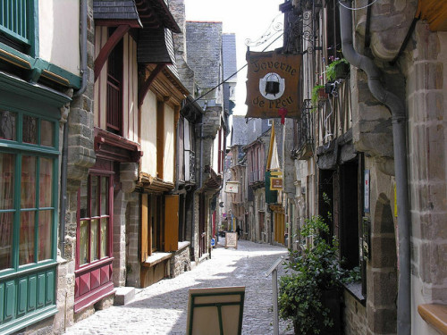 Street scene in the beautiful medieval village of Vitrè in Brittany, France (by Thelonelyscout).