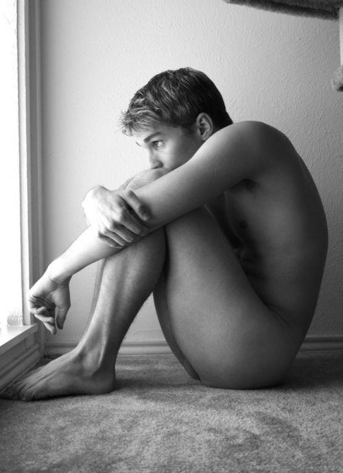 http://gaypixel.tumblr.com/post/34098645722