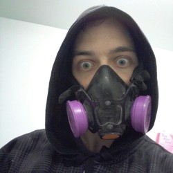 Hey look at me! Ima goth.. Wait that&rsquo;s just my respiratory mask