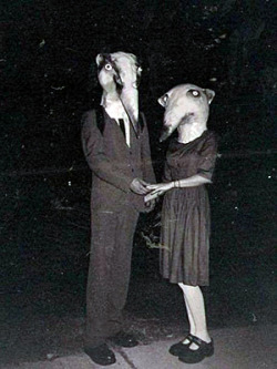 creewillow:  emilyqualey:  theatlantic:  These vintage Halloween costumes are terrifying. [via Flavorpill]  So awesome.   Now want to be a pair of eyes. 