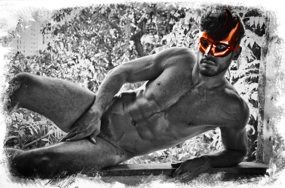 manly-vigour:   Flayder Reis -“Bal Masqué / orange”  (by Morvan Neto) 