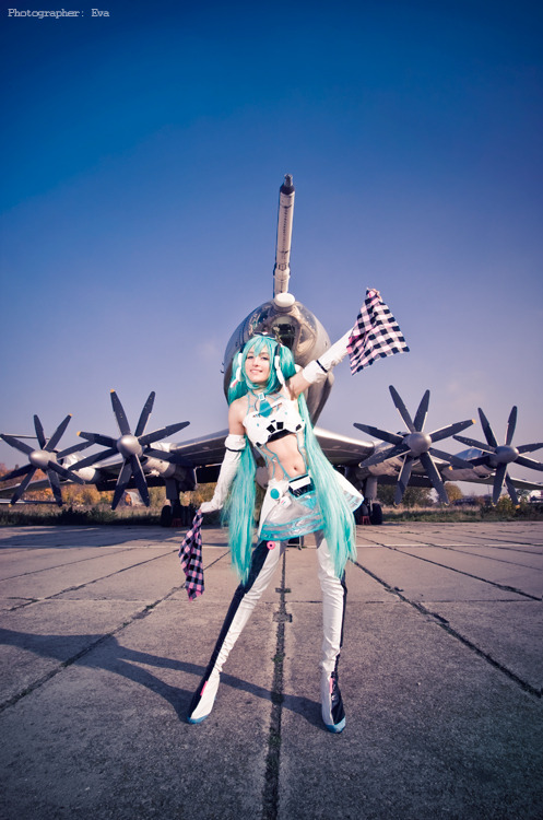 girls-n-aircraft:  Cheering for the Air Force by ~Megami-Shiawase   Hottest Hooters