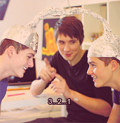 deadtoortles-deactivated2012123:  Twin Telepathy Ft. Danisnotonfire 