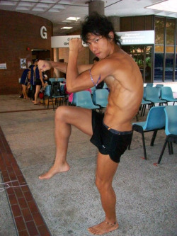 j-aime-asian-men:  The hair is a turn off.. Seriously!  I want him to top me mercilessly!