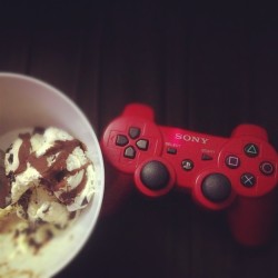 Jirepecosaa:  - La Combi Perfecta ❤ !  #Psp3 #Mw3 #Red #Mantecado #Chocoletchip