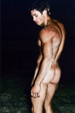 Jean-Le-Photographe:  Ntnw1:  Igor Augusto  Follow Me : Http://Jean-Le-Photographe.tumblr.com/Archive