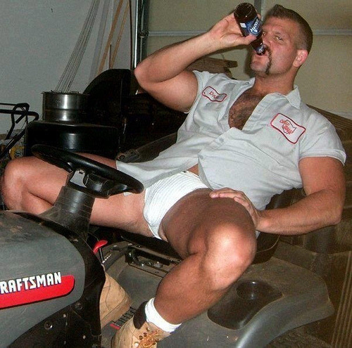 mykindofhotmen:Stripping down and drinking on the job, huh?  Sounds fun to me!