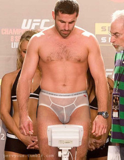 dirtystraightguys:  UFC Fighter w/cockring