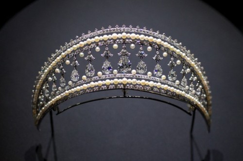 thebritishnobility: Some Tiaras and Diadems from The Art of Cartier Exhibition in Madrid,Spain