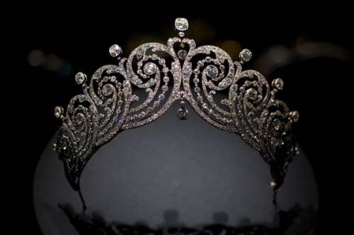 thebritishnobility: Some Tiaras and Diadems from The Art of Cartier Exhibition in Madrid,Spain