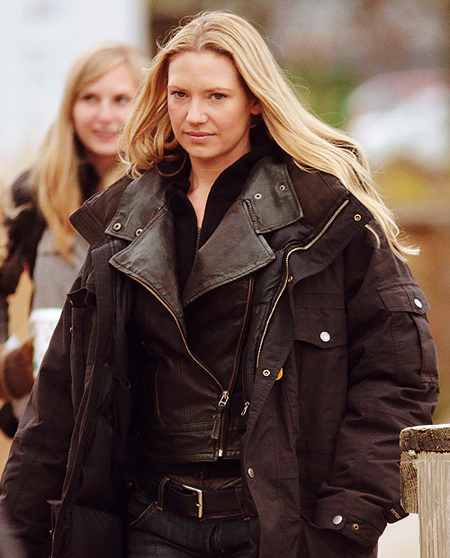 oliviadunhamandthedeathlyhallows:  #how many coats are you on woman