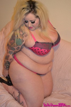 sailorbbw:  Never been happier with my body.   As she should be.  She is fine