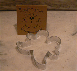 presidentwashington:  Things I would get John Green for Christmas: conjoined gingerbread-men cookie cutter from the mutter museum in philly 