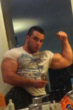 campusbeefcake:  when arms become harms. also, clean your mirror and throw away your empty fantas before selfies please, mmmkay? 