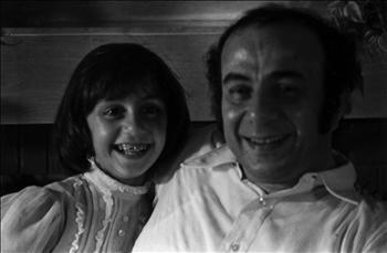 the-legend-fayrouz:  كبرت ريما … صار في بأصبعا خاتم مبارح :