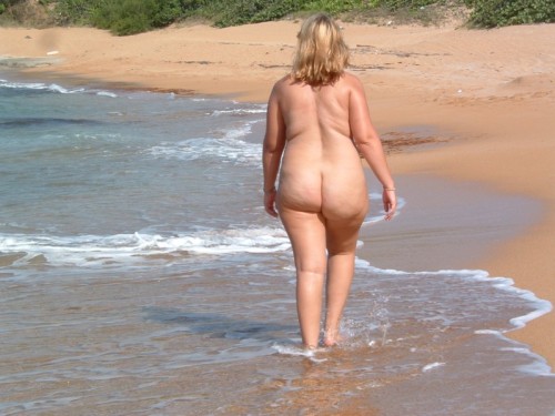 Porn mrsj-thepawg:  a walk on the beach  photos