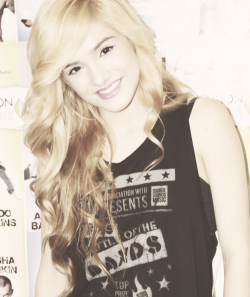 chachigonzales.com