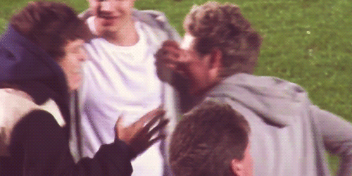 lolitakittenstyles:  zaynnharry:  -   #I’m sorry is this a charity soccer match