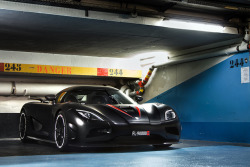 alexpenfold:  Snabb Bil. on Flickr. 
