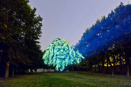 pulmonaire:  Gargoyle Tree Projections by Clément Briend