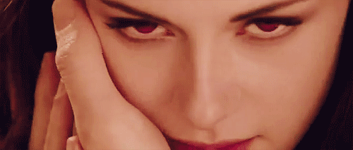 uma-rainha-fria:  Depois de 18 anos sendo completamente comum, eu finalmente descobri que poderia brilhar. Eu nasci para ser uma vampira.                          Bella Cullen. 
