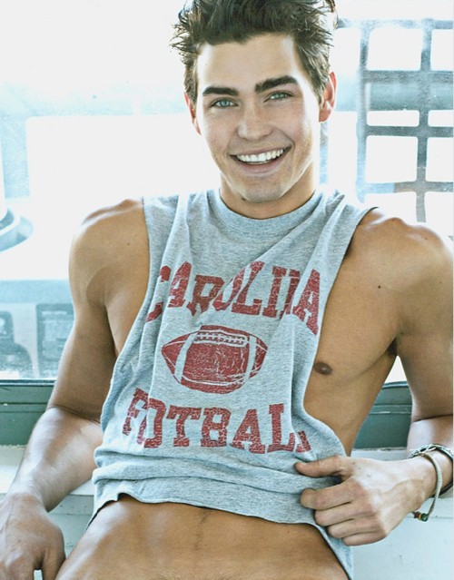 badbitchesimtheleader:  Damn ;) :0 . . i . WANT.!! 