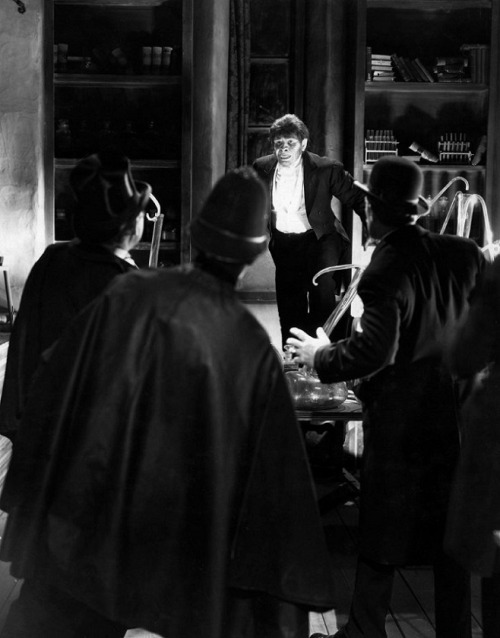 Fredric March in Dr. Jekyll & Mr. Hyde (1931, dir. Rouben Mamoulian) (via)