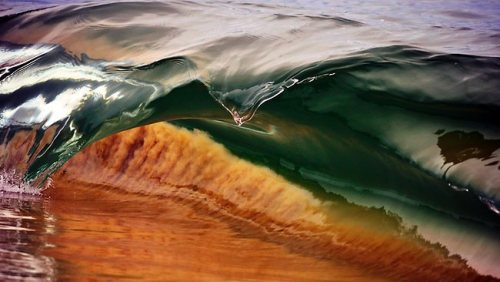 superawesomeshop: Australian photographer Deb Morris is a master of micro wave photography. While he