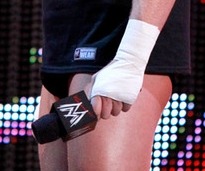 dixiewildflower:  Oh my.  barrettbarrage:  we know you are a tease with those tight