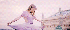  I’ve been spending the last 8 months thinking all love ever does is break, and burn, and end. But on a Wednesday, in a café, I watched it begin again. 