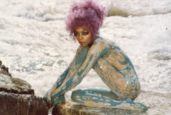 kiss-my-diva-ass:                                          Diana Ross The Goddess of all Goddess’.. No one will ever compare, Bitches,You can throw on blue hair ,pink hair, wear a skunk on your head and a dress made of assholes..