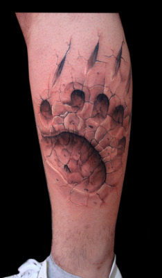 fuckyeahtattoos:  Bear paw tattoo by Tan Yılmaz (İstanbul/Turkey) http://tanyilmaz.tumblr.com/ http://web.stagram.com/n/caddeink/  That looks rad!