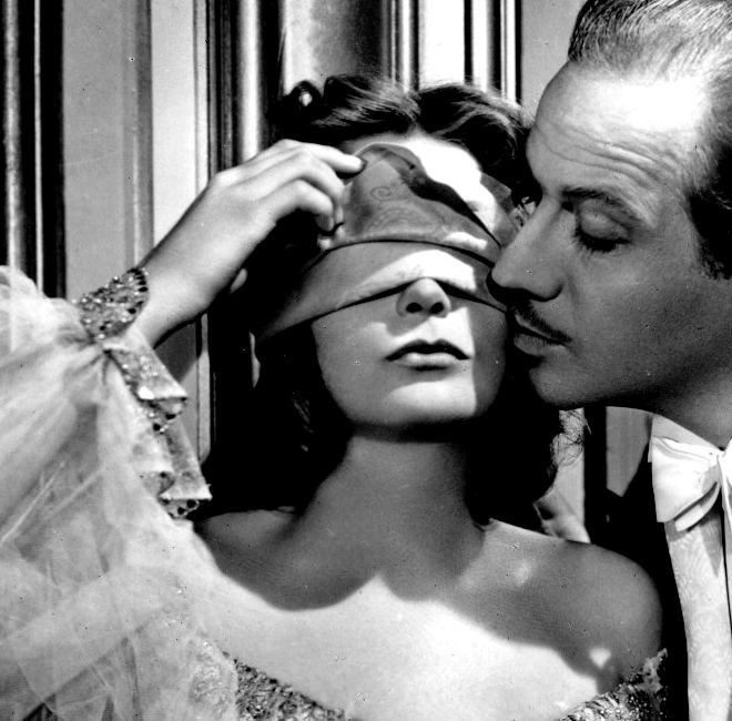 violadreamlove:  Greta Garbo:Ninotchka de Ernst Lubitsch en 1939 
