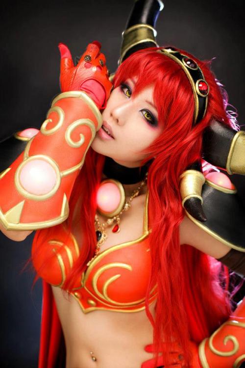 albotas:Red Hot World Of Warcraft Cosplay This is Tasha from the Korean cosplay group Spiral Cats.