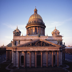 allthingseurope:  St. Isaac’s Cathedral, St. Petersburg, Russia (by angelos.ru) 
