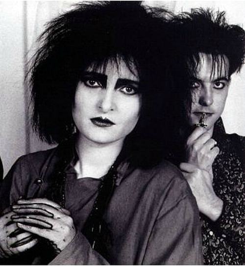 ilovesiouxsiesioux: drunk-on-your-tears:  ♥   ♡ Siouxsie Sioux ♡ 