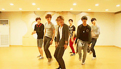 naturezia:   WOW crazy dance practice version  รั่วกันเกินไป