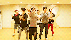 naturezia:   WOW crazy dance practice version  รั่วกันเกินไป
