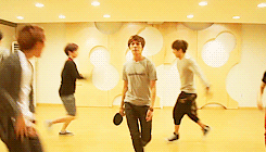 naturezia:   WOW crazy dance practice version  รั่วกันเกินไป