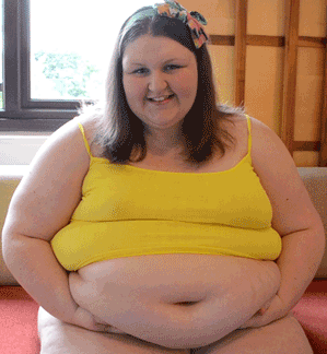 chubblynatasha:  Hehehe, I love the bounce! ;3  Love that belly… Super pretty face as well