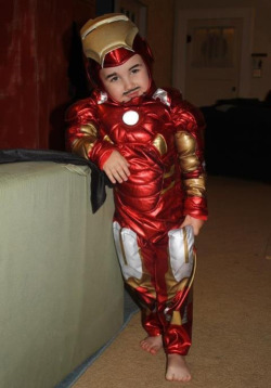 hisdirtylittlegirlbunny:  tastefullyoffensive:  Tiny StarkPreviously: Mini Thor[via]   Oh the ideas!  How cute!