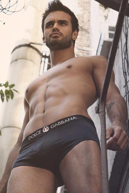 extra0rd1nary-belleza:  LEONARDO CORREDOR MODEL / ACTOR / PHOTOGRAPHER / TV HOST / SINGERBorn: 02/27/1989Mérida, Venezuela http://extra0rd1nary-belleza.tumblr.com para follarselo a muerte.. 