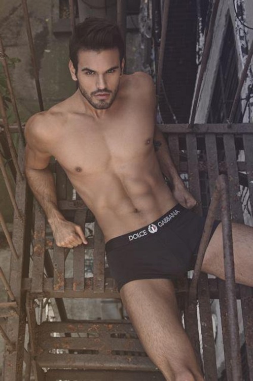 extra0rd1nary-belleza:  LEONARDO CORREDOR MODEL / ACTOR / PHOTOGRAPHER / TV HOST / SINGERBorn: 02/27/1989Mérida, Venezuela http://extra0rd1nary-belleza.tumblr.com para follarselo a muerte.. 