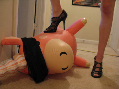 teratomarty:  woggywoowoo:  Just another day with Balloonicorn  