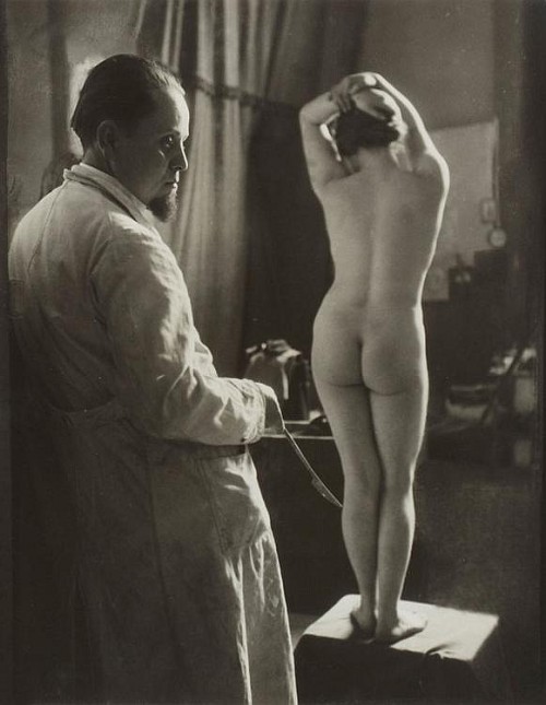 vienna4u:  Sculptor and nude model, photo by Rudolf Koppitz, 1926. The sculptor has seemingly never been identified.  Update 2013-05-19: Comparing this recently emerged photo, it might be André Roder. 